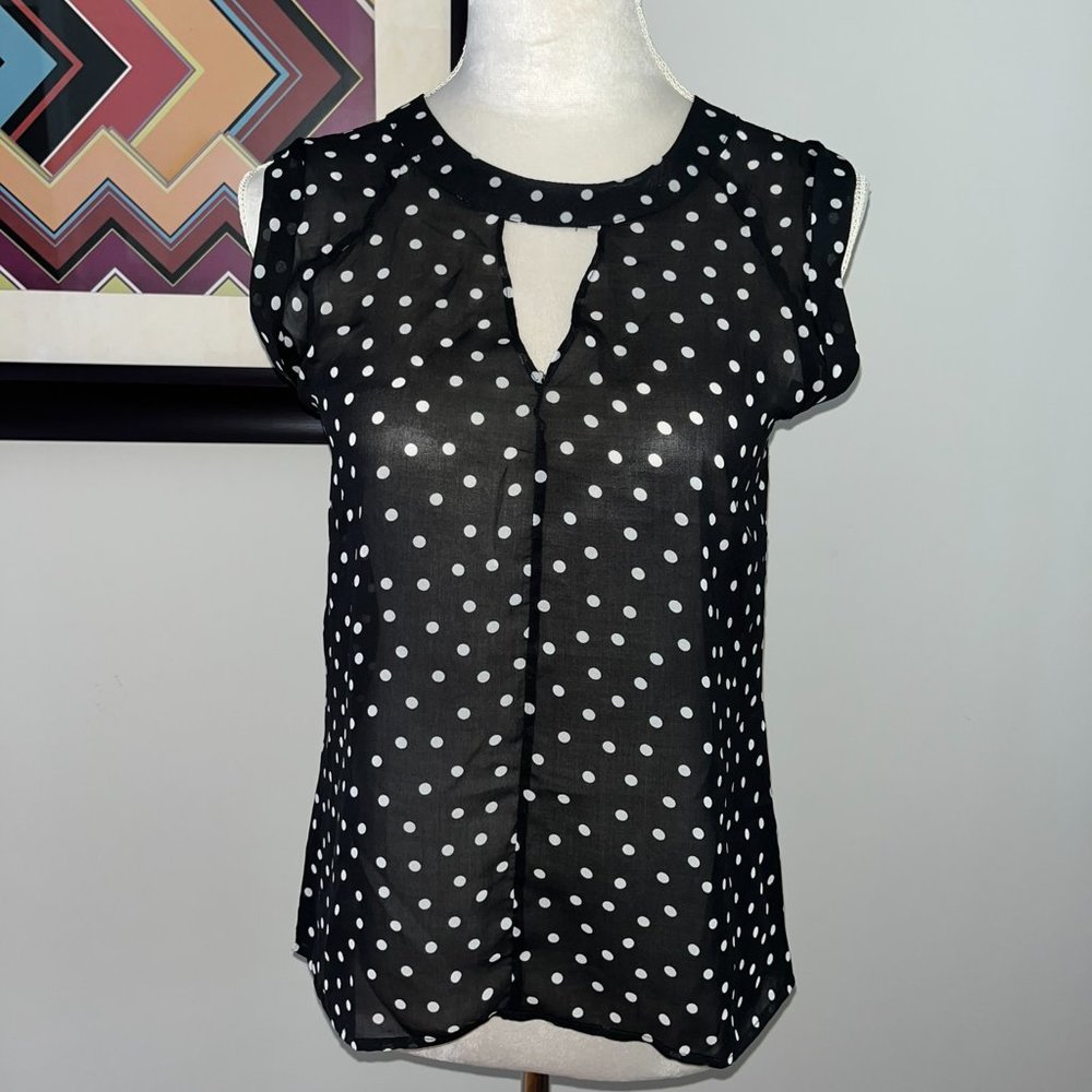 NWOT New York & Company Black w/White Polka Dot Sleeveless Blouse XS